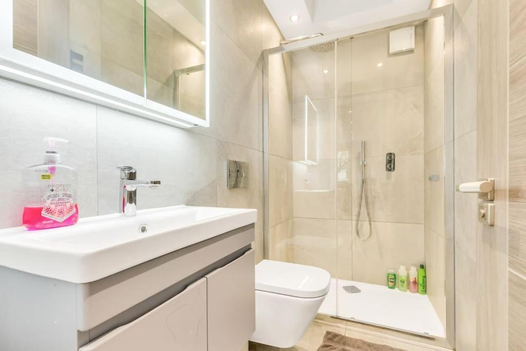 Wow Abbey Road Apartment - Sleeps Up To 8 London Eksteriør bilde